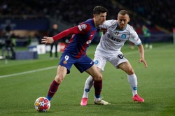 Lewandowski przypieczętował awans Barcelony do ćwierćfinału Ligi Mistrzów [WIDEO]