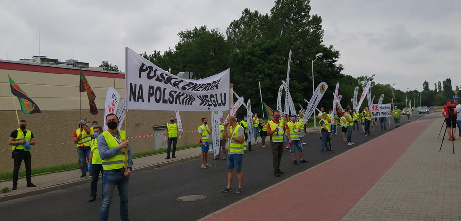 Protest związkowców z Kopalni i Elektrowni Bełchatów 03.07.20
