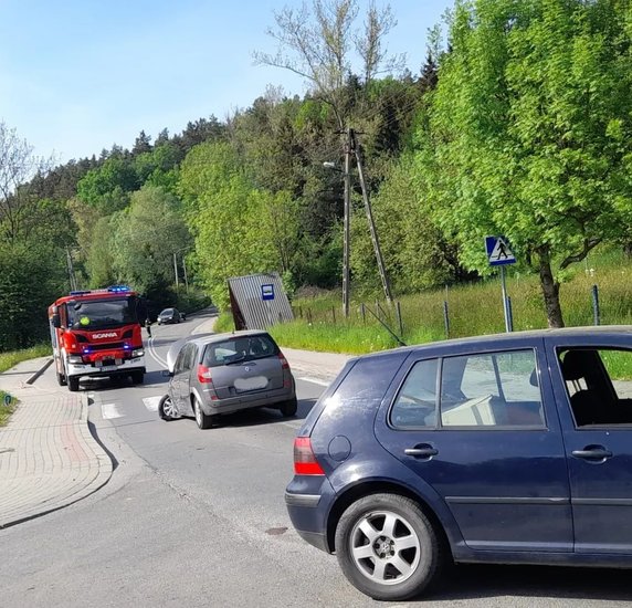 Wypadek na skrzyżowaniu w Łazach Biegonickich