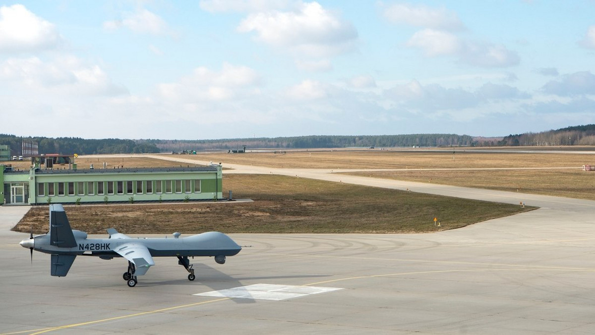 Powodem jest przebudowa pasa startowego w bazie lotniczej USA w Mirosławcu.