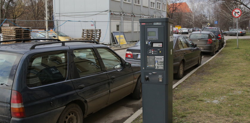 Na ul. Purkyniego stanęły parkomaty