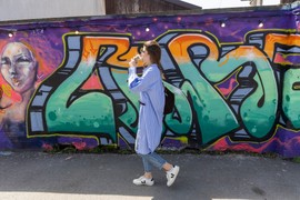 Vladana se prošetala gradom u dugačkoj prugastoj košulji i nema dileme- to je onaj komad koji nam treba za proleće