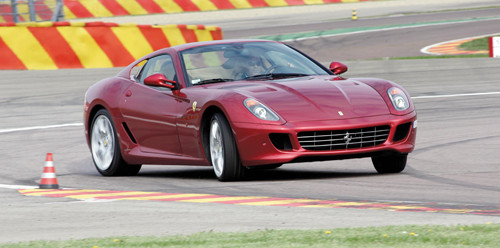 Ferrari - Z 2140 KM przez Fiorano