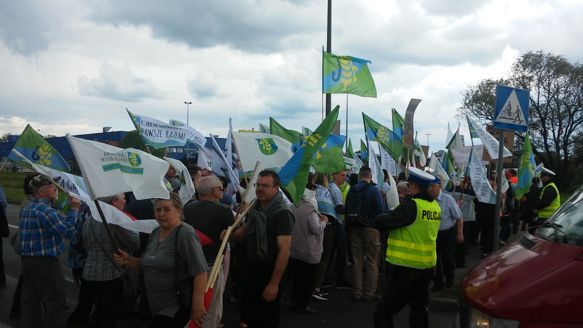 Przeciwnicy powiększenia Opola wyjdą na ulice w okolicach ronda koło Makro na obwodnicy północnej miasta. Kierowcy muszą się liczyć z poważnymi utrudnieniami, nie tylko w tym miejscu, ale także w mieście. Start protestu o 15.30.