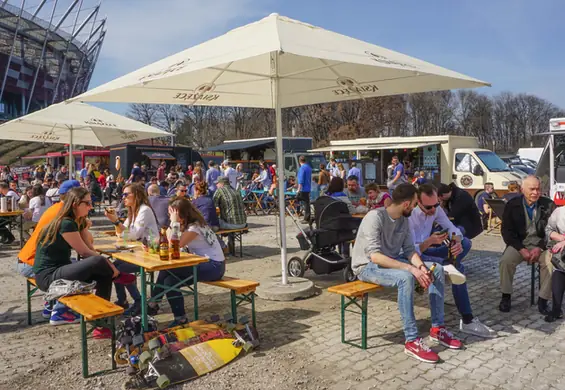 Żarcie na kółkach po raz kolejny parkuje pod narodowym! Wpadaj na najlepsze kąski znanych food trucków