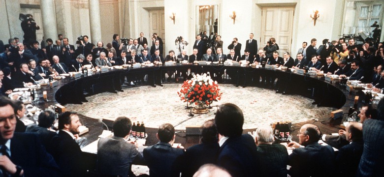 Nie będzie uchwały o Okrągłym Stole? Ziobryści chcą wpisania "rabunkowej prywatyzacji"