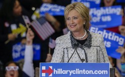 Hillary Clinton zdecydowanie zwycięża w prawyborach Demokratów w Karolinie Południowej