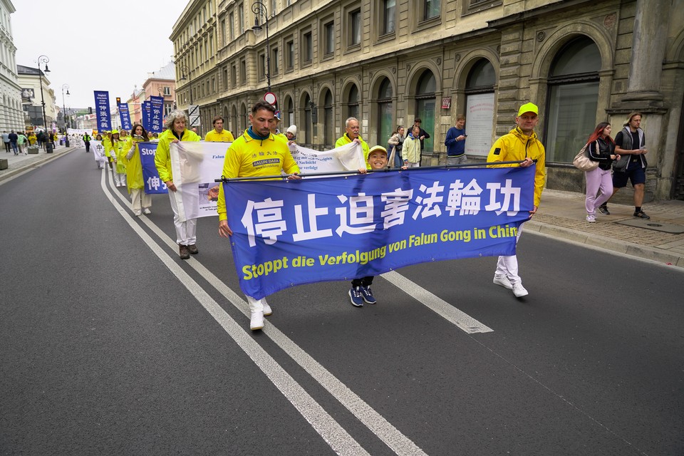 Marsz Falun Gong w Warszawie