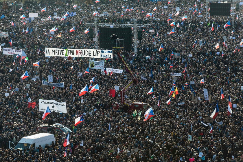 Demonstracja w Pradze. Na ulice wyszło 300 tys. Czechów!