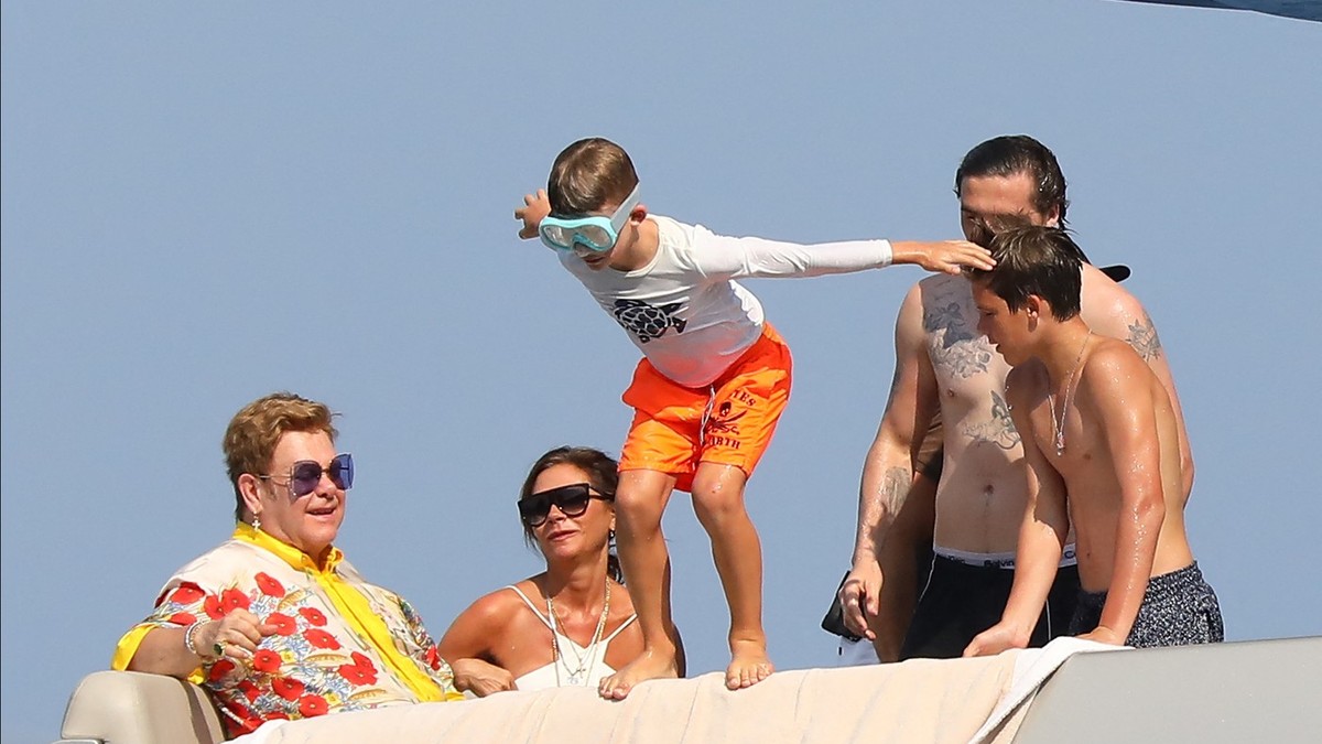 Viktorija i Dejvid Bekam na letovanju sa Eltonom Džonom