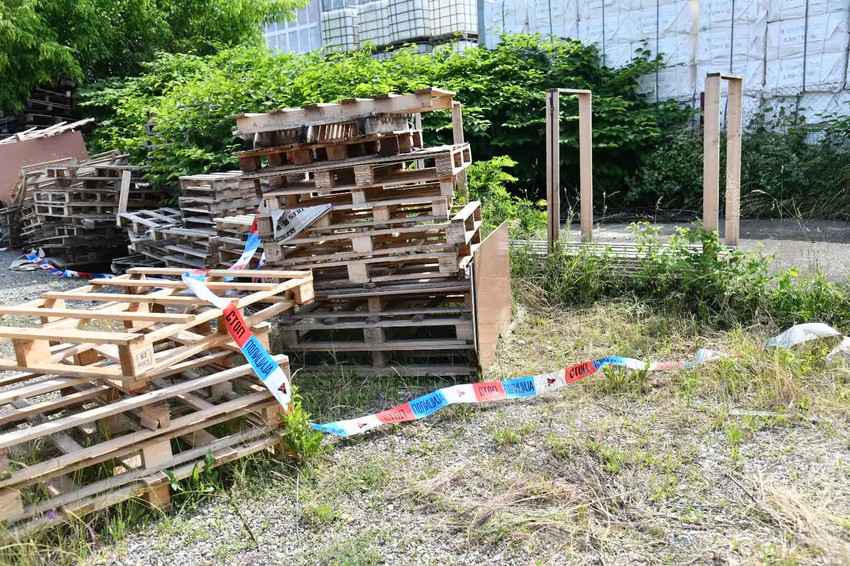 Policijska traka na mestu hapšenja osumnjičenog muškarca