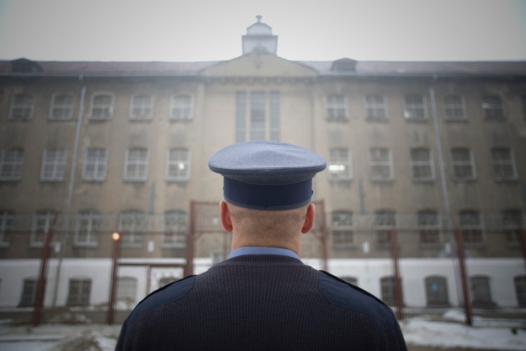 Strażnik w zakładzie karnym w Barczewie