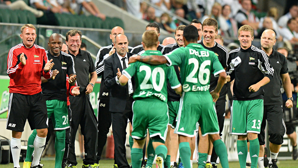 Legia Warszawa w rezerwowym składzie na Pepsi Arena przegrała 0:1 (0:1) z Lechią Gdańsk. Trener Wojskowych Jan Urban wymienił aż dziesięciu zawodników w porównaniu z pucharowym meczem z Steauą Bukareszt. Jedynego gola w spotkaniu strzelił Paweł Buzała.