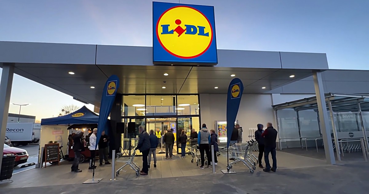 Lidl zakazuje kasjerom robienia tego w trakcie pracy. Wielu Polaków się zdziwi