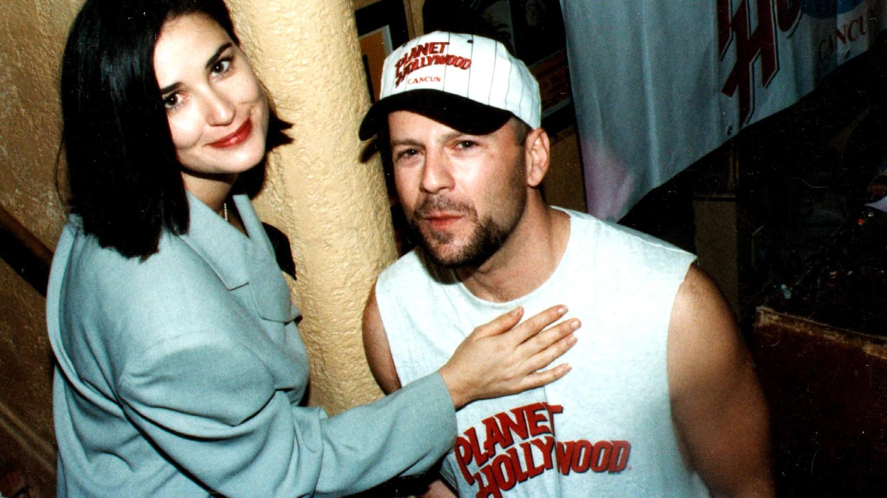 Demi Moore a Bruce Willis v roku 1992 (Foto: BILL TURNBULL)