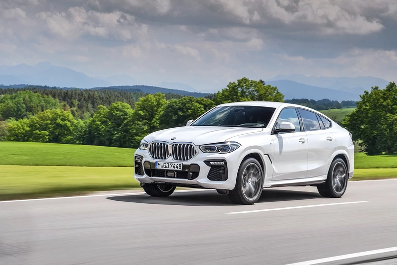 Pierwsza generacja BMW X6 ustanowiła w 2008 r. segment SUV-ów coupé. Numer dwa żegluje na fali powodzenia poprzedniczki