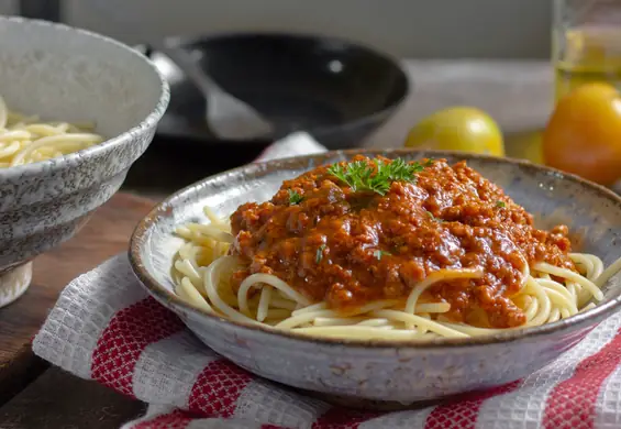 Sprawdzony sos do spaghetti bolognese. Zrobisz go raz i nigdy nie sięgniesz po gotowy