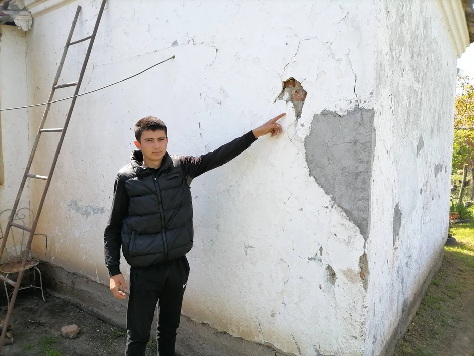 Radiša kaže da su pokušali da poprave pukotine, ali bezuspešno