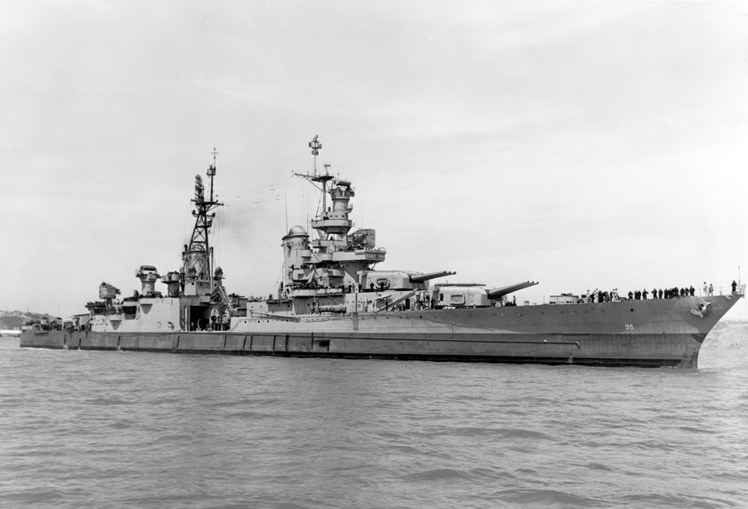 Rocznica storpedowania USS Indianapolis. Załogę pożerały rekiny