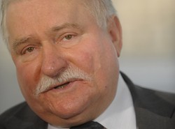 Wałęsa o pomyśle Kaczyńskiego: Ohydna gra!