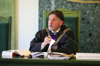 Bartek chciał nieść pomoc, SG go oskarżyła. Sędzia: zderzył się z murem