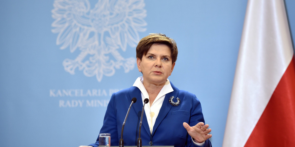 Szydło ujawnia wydatki poprzedników