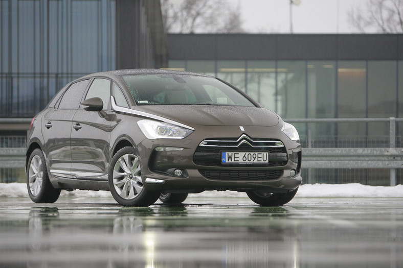 Test Citroena DS5 1.6 THP 200 Sport Chic: elegancka limuzyna