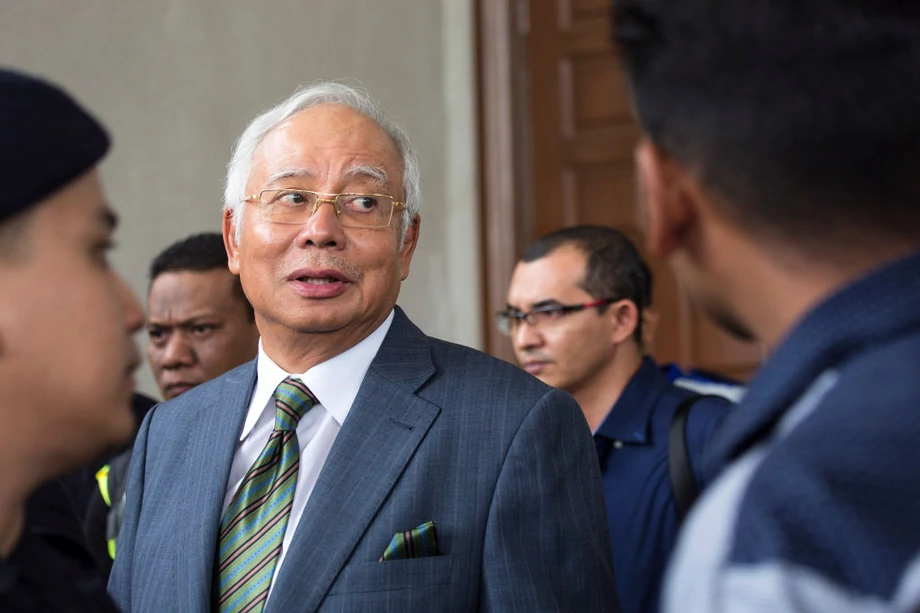 Skazany na 12 lat były szef rządu Malezji Najib Razak wciąż cieszy się popularnością.