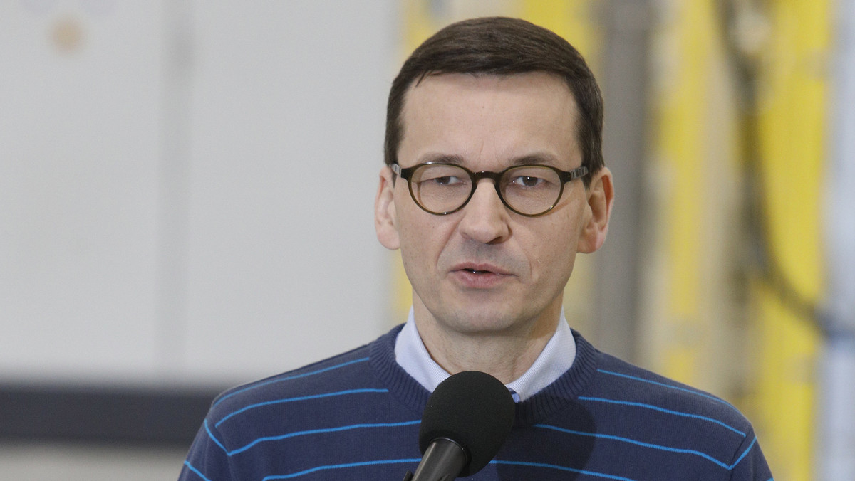 Premier Morawiecki odziedziczył "jedną z najbardziej potencjalnie wybuchowych sytuacji w Europie", jaką jest spór Polski z Komisją Europejską o kształt polskiego sądownictwa - stwierdza komentator dziennika "Wall Street Journal" w portalu tego dziennika.