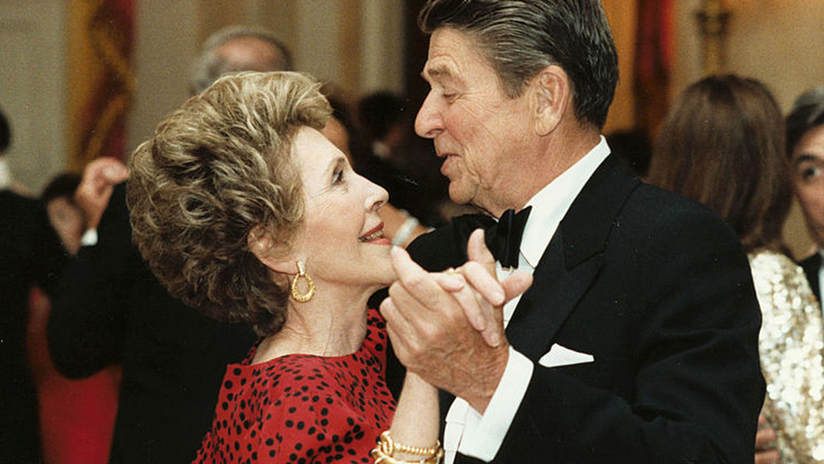 Nancy Reagan. "Rozsądna pani" w Białym Domu. Przy mężu była do końca