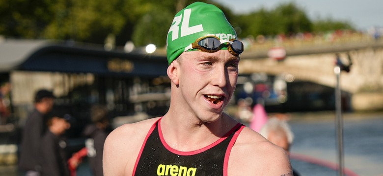 Mistrz olimpijski z Paryża trafił do szpitala. To skutek pływania w Sekwanie