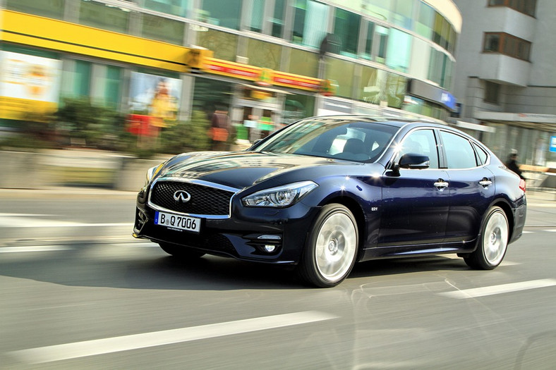 Infiniti Q70