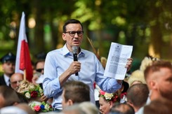 Tusk w Koszalinie, a Morawiecki w Sianowie: To Judasz, bajerant, scammer, kłamca i kłótnik!