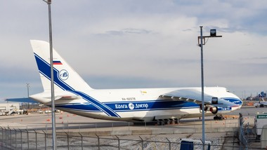 rosyjski kolos uwięziony w kanadzie. od 4 lat rdzewieje