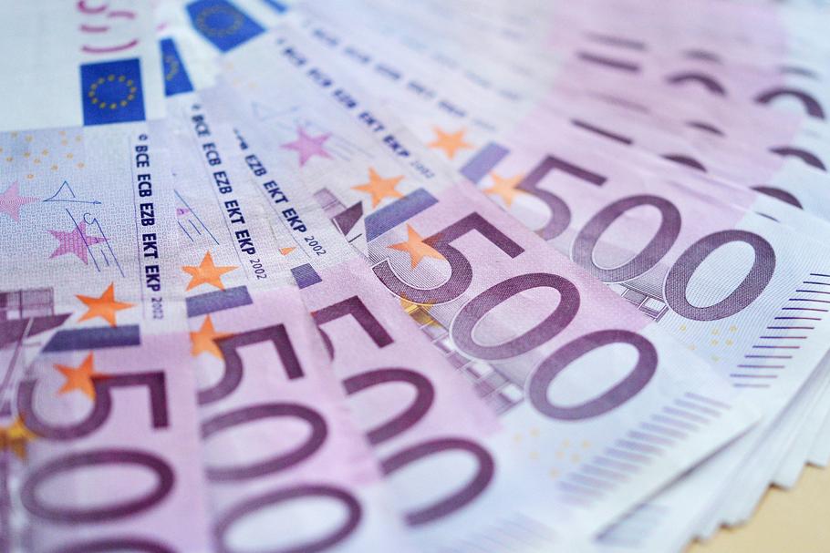 Ubytek pieniędzy przeznaczonych dla Polski może wynieść 12,9 mld euro, czyli ok. 56 mld zł