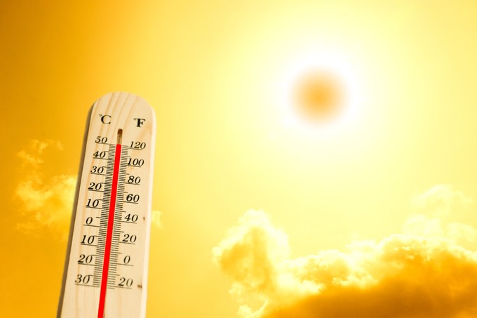 Pirosba borult az egész ország: itt az elsőfokú hőségriadó!