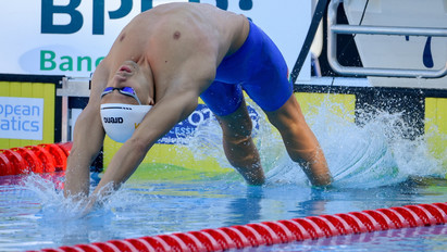 Kovács Benedek szenzációs hajrával ezüstérmes 200 háton az úszó Eb-n