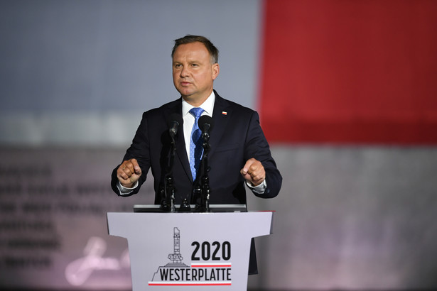 Gdańsk, 01.09.2020. Prezydent Andrzej Duda podczas uroczystości przed Pomnikiem Obrońców Wybrzeża na Westerplatte, 1 bm. w Gdańsku. Trwają obchody 81. rocznicy wybuchu II Wojny Światowej. (sko) PAP/Adam Warżawa