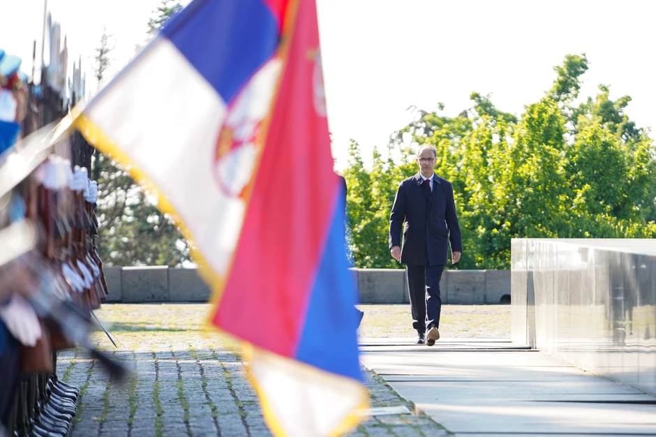 Predsednik Vlade Republike Srbije Đuro Macut položio je venac na Avali povodom Dana pobede nad fašizmom