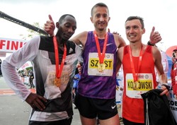 Artur Kozłowski mistrzem kraju i zwycięzcą Orlen Warsaw Marathon