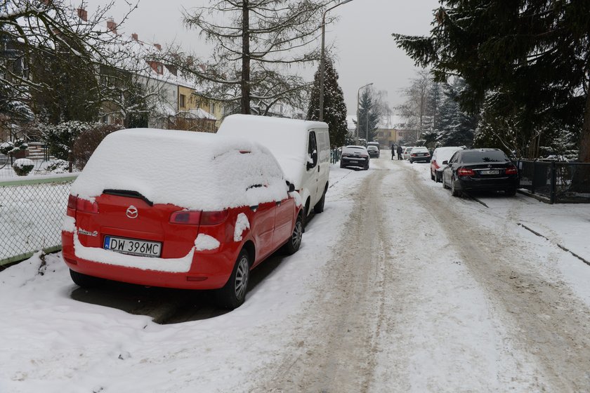 Czekają na puste chodniki