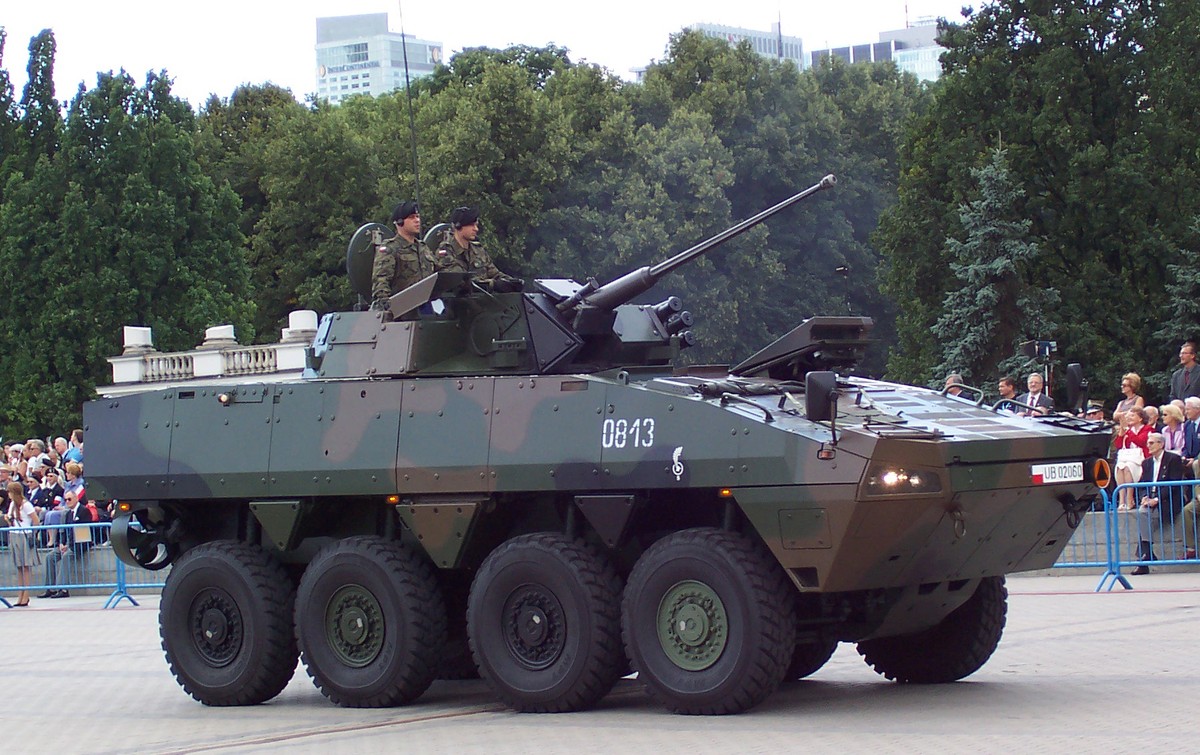 Kołowy Transporter Opancerzony Rosomak