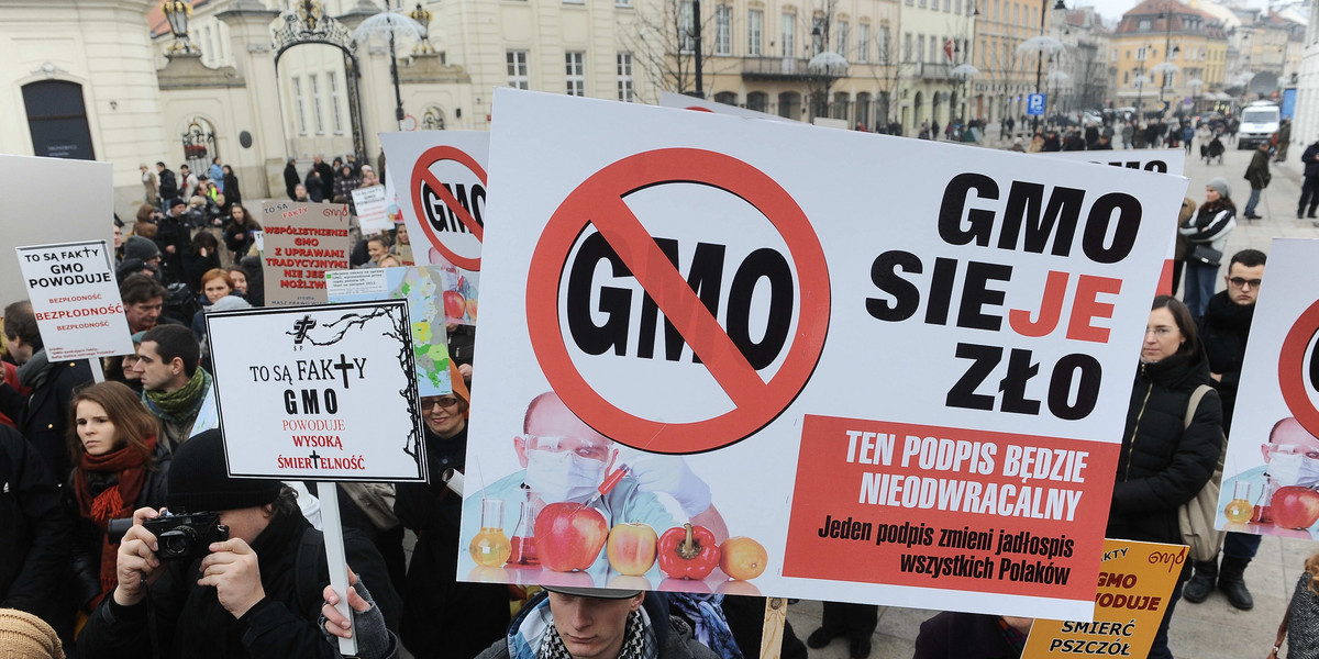 Protest przeciwko GMO przed palacem 