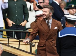 Maksymalna dawka dobrego stylu: David Beckham z mamą na trybunach Wimbledonu. FOTO