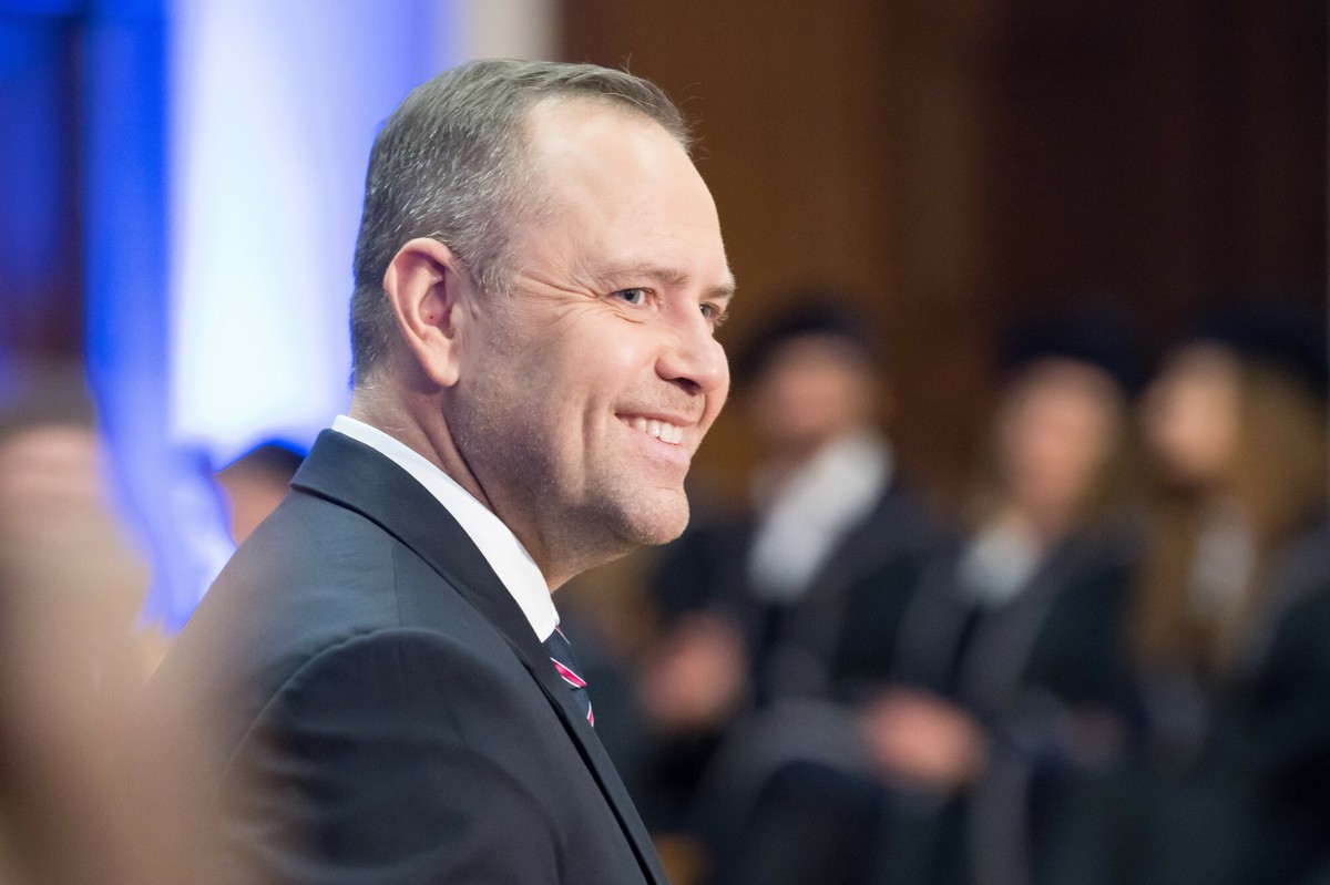 Kilka trudnych pytań o Karola Nawrockiego. Oto opinie Polaków [SONDAŻ]