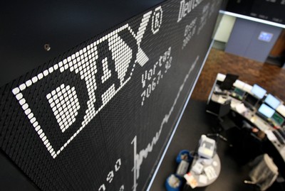 Duże spadki na giełdach w Europie. Rynki czekają na wynik wyborów w USA