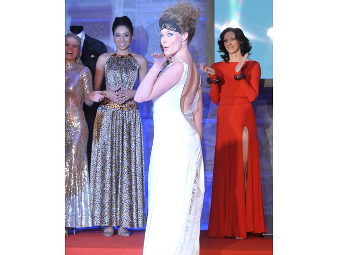 Na pierwszym planie aktorka Tamara Arciuch