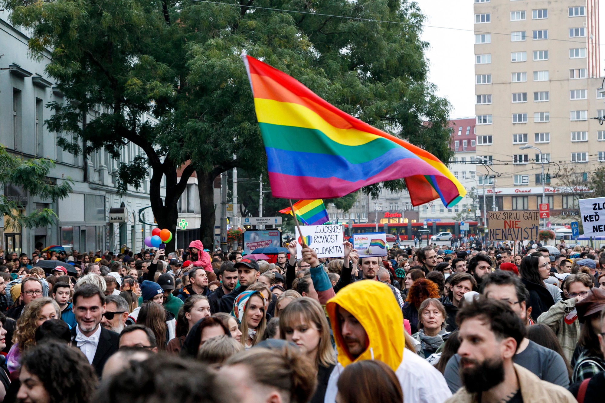 Pochod za odsúdenie nenávisti voči LGBTI komunite v Bratislave 14. októbra 2022.