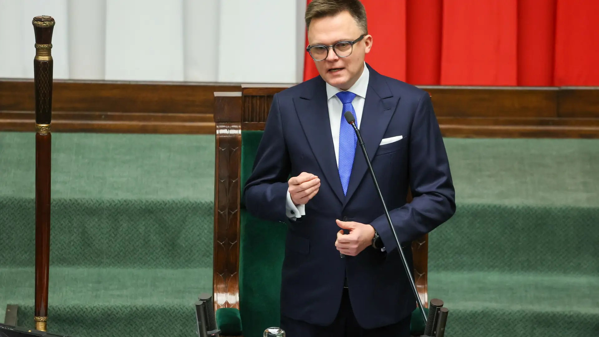 Polacy pokochali Hołownię. Najnowszy sondaż może zaskoczyć nawet marszałka