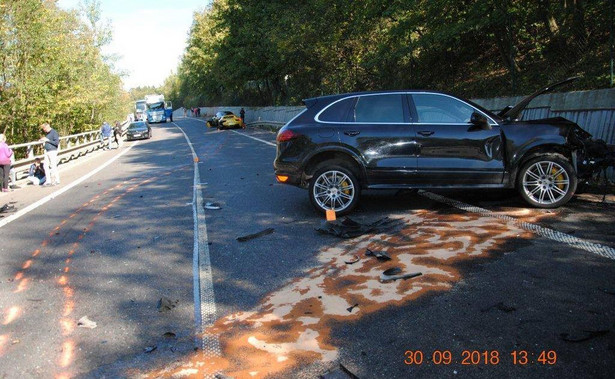 Słowacja: Nowe fakty w sprawie tragicznego wypadku luksusowych aut z Polski. Mercedesem kierował polski dziennikarz [WIDEO]